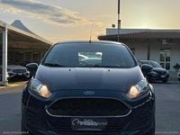 Usata Ford Fiesta 95 CV (69 kW) 2016 Blu Berlina