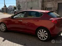 Usata Alfa Romeo Giulietta 140 CV (102 kW) 2011 Rosso Utilitaria