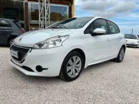 Usata Peugeot 208 68 CV (50 kW) 2015 Bianco Utilitaria