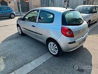 Usata Renault Clio II 75 CV (55 kW) 2007 Grigio Berlina