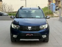Usata Dacia Sandero Stepway 90 CV (66 kW) 2017 Blu/azzurro Berlina