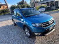 Usata Dacia Sandero Prestige 90 CV (66 kW) 2014 Blu Utilitaria