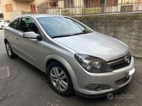 Usata Opel Astra GTC 90 CV (66 kW) 2007 Berlina