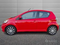 Usata Toyota Aygo 68 CV (50 kW) 2011 Rosso Utilitaria