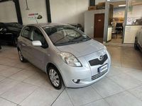Usata Toyota Yaris 87 CV (63 kW) 2008 Argento Utilitaria