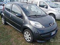 Usata Peugeot 107 68 CV (50 kW) 2008 Grigio Utilitaria