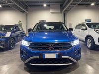 Usata VW T-Roc Life 110 CV (80 kW) 2022 Ravenna blue tetto nero SUV