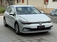 Usata VW Golf VII Life 115 CV (84 kW) 2021 Bianco Utilitaria