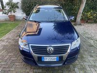 Usata VW Passat 140 CV (102 kW) 2009 Blu/azzurro Station wagon