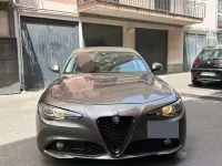 Usata Alfa Romeo Giulia 150 CV (110 kW) 2016 Marrone Berlina