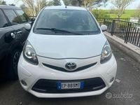 Usata Toyota Aygo 68 CV (50 kW) 2013 Bianco Utilitaria