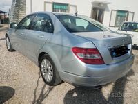 Usata Mercedes C220 Avantgarde 170 CV (125 kW) 2008 Argento Berlina