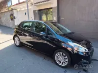 Usata Peugeot 208 82 CV (60 kW) 2018 Nero Utilitaria