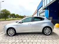 Usata Alfa Romeo Giulietta 175 CV (128 kW) 2015 Argento Utilitaria