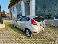Usata Ford Fiesta 97 CV (71 kW) 2009 Grigio Utilitaria
