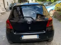 Usata Toyota Yaris 90 CV (66 kW) 2006 Nero Utilitaria