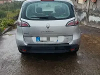 Usata Renault Scénic LIMITED 110 CV (80 kW) 2015 Grigio Monovolume