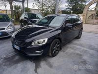 Usata Volvo V60 Momentum 114 CV (83 kW) 2014 Nero Station wagon