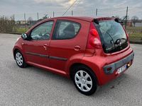 Usata Peugeot 107 68 CV (50 kW) 2009 Rosso Utilitaria