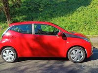 Usata Toyota Aygo X-play 69 CV (50 kW) 2017 Rosso Utilitaria