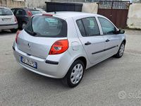 Usata Renault Clio II 70 CV (51 kW) 2006 Grigio Berlina