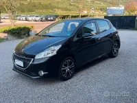 Usata Peugeot 208 Access 82 CV (60 kW) 2013 Nero Utilitaria