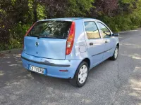 Usata Fiat Punto Active 60 CV (44 kW) 2005 Blu/azzurro Utilitaria