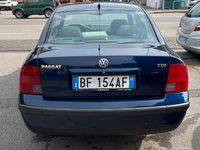 Usata VW Passat 110 CV (80 kW) 1999 Blu Berlina