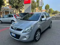 Usata Hyundai i20 Comfort 77 CV (56 kW) 2012 Argento Utilitaria