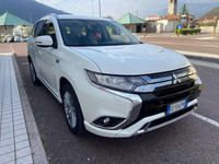 Usata Mitsubishi Outlander P-HEV Instyle 135 CV (99 kW) 2020 Bianco SUV