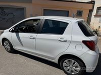 Usata Toyota Yaris 90 CV (66 kW) 2016 Bianco Utilitaria