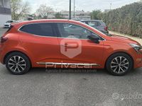 Usata Renault Clio V Techno 145 CV (106 kW) 2023 Arancione Utilitaria