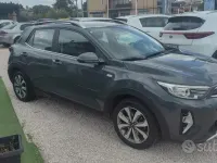 Begagnad Kia Stonic Style 82 HK (60 kW) 2022 Grå SUV