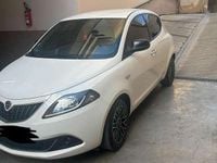 Usata Lancia Ypsilon Gold 95 CV (69 kW) 2016 Utilitaria