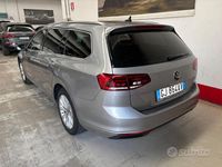 Usata VW Passat Business 150 CV (110 kW) 2022 Grigio Station wagon