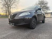 Usata Lancia Ypsilon Gold 85 CV (62 kW) 2014 Viola Utilitaria