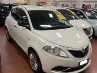 Usata Lancia Ypsilon Gold 95 CV (69 kW) 2017 Bianco Utilitaria