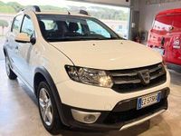 Usata Dacia Sandero Prestige 90 CV (66 kW) 2015 Bianco Berlina