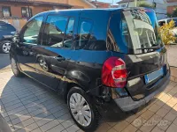 Usata Renault Modus 75 CV (55 kW) 2011 Nero Monovolume