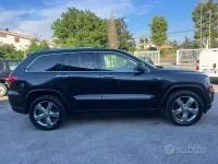 Usata Jeep Grand Cherokee Overland 241 CV (177 kW) 2011 Nero SUV