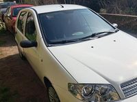 Usata Fiat Punto 69 CV (50 kW) 2005 Bianco Utilitaria