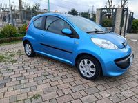 Usata Peugeot 107 68 CV (50 kW) 2005 Blu Utilitaria