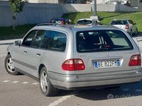 Begagnad Mercedes E200 1999 Grå Kombi