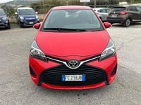Usata Toyota Yaris Lounge 89 CV (65 kW) 2016 Rosso Berlina