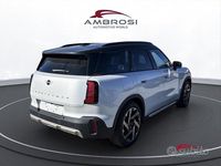 Usata Mini Cooper Countryman Favoured 150 kW (204 CV) 2025 Bianco SUV