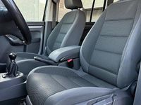 Usata VW Touran 105 CV (77 kW) 2011 Nero Monovolume