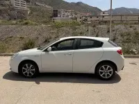 Usata Alfa Romeo Giulietta Progression 170 CV (125 kW) 2012 Bianco Utilitaria
