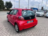 Usata Toyota Aygo 68 CV (50 kW) 2010 Rosso Utilitaria