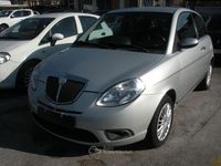 Usata Lancia Ypsilon 75 CV (55 kW) 2007 Argento Utilitaria