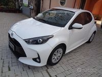 Usado Toyota Yaris Active 72 CV (52 kW) 2023 Blanco Utilitario
